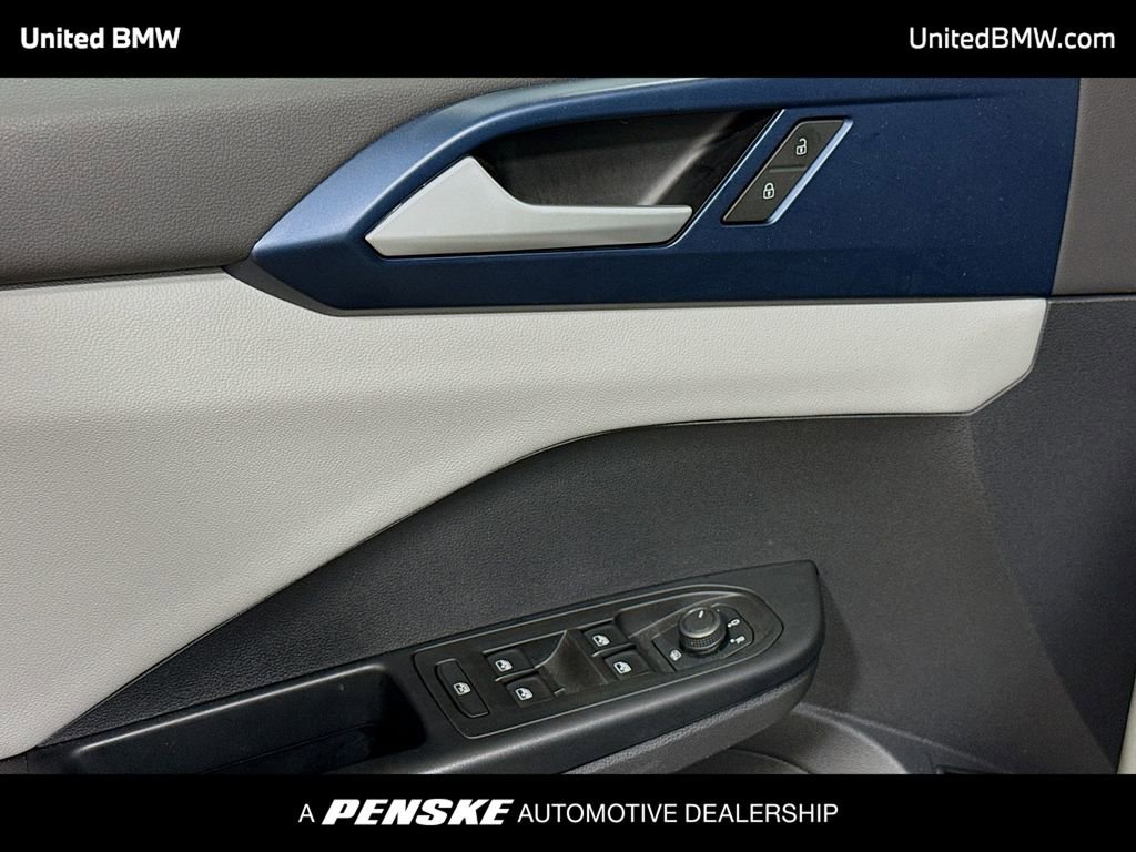 Used 2022 Volkswagen Taos SE image 3