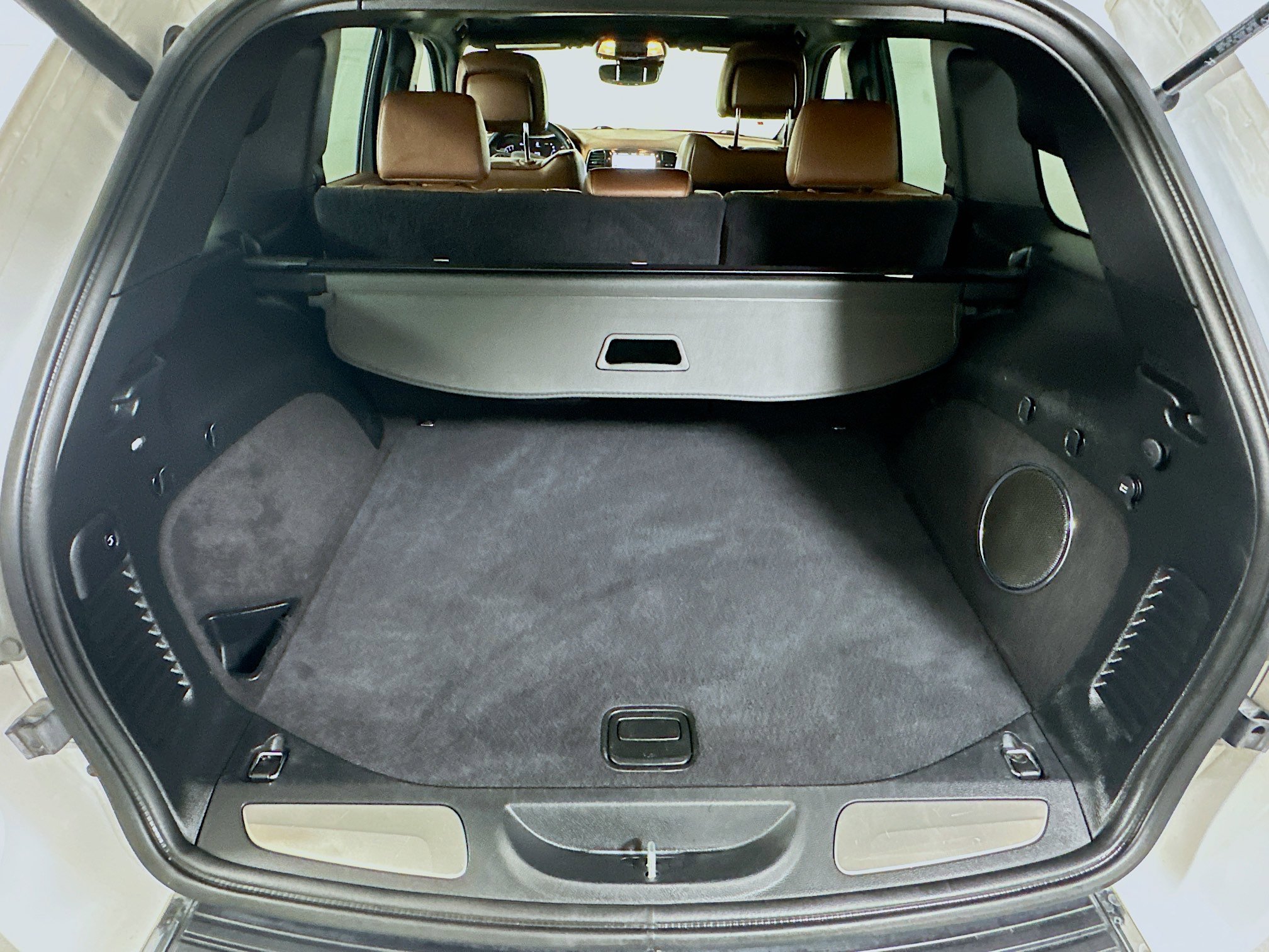 Used 2021 Jeep Grand Cherokee Overland AWD/4WD image 31