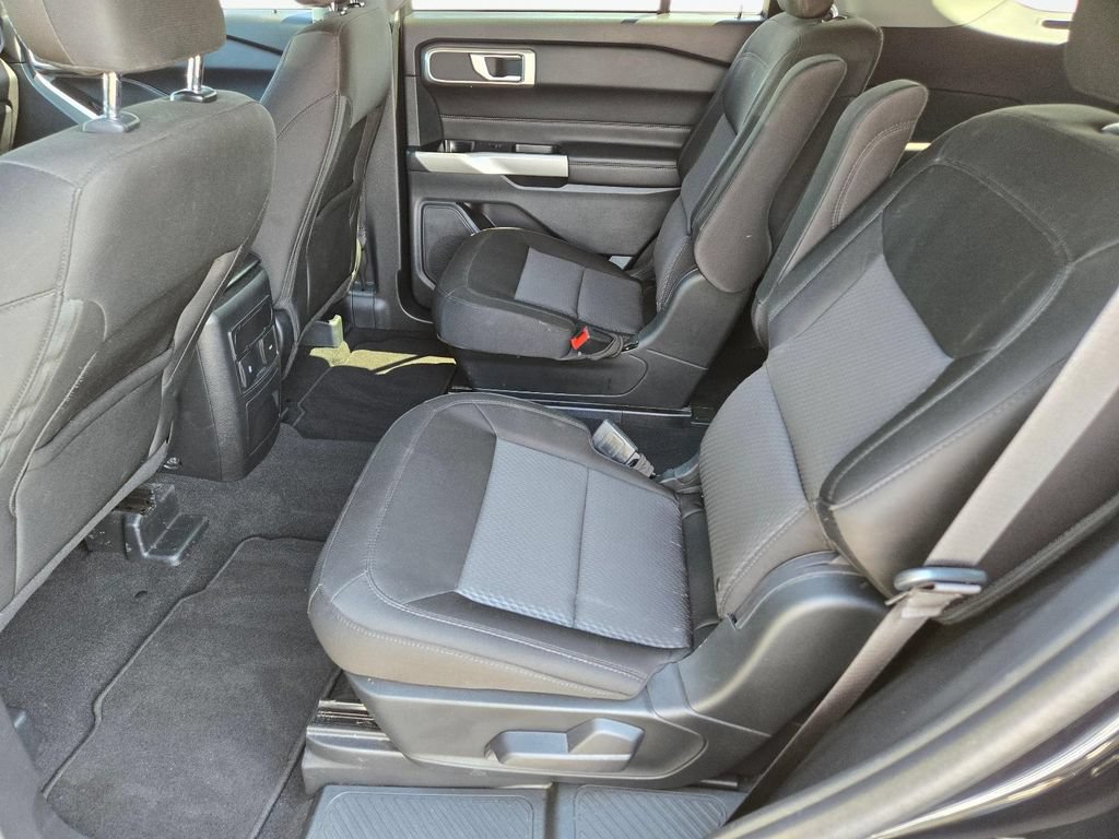 Used 2024 Ford Explorer XLT RWD image 17