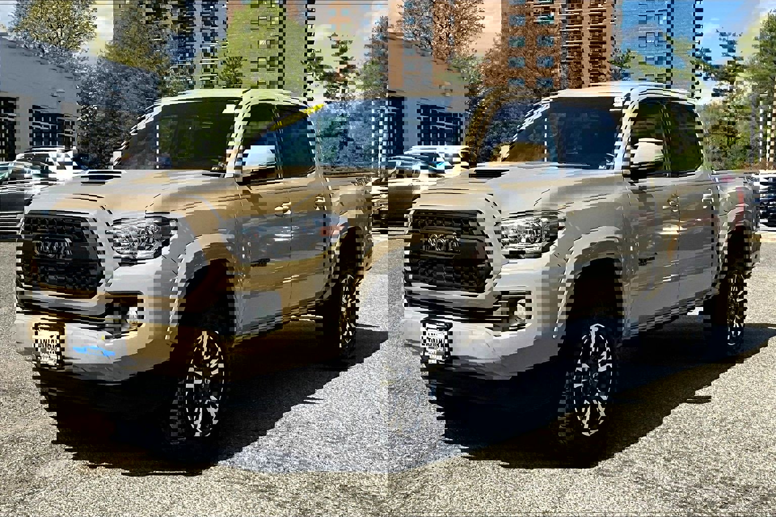 Used 2016 Toyota Tacoma TRD Sport w/ Towing Package image 1