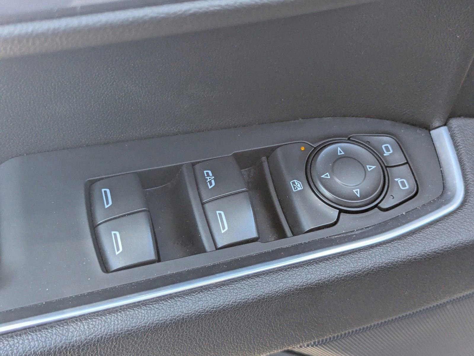 Used 2025 Chevrolet Silverado 1500 LT w/ Protection Package image 25