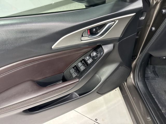 Used 2017 MAZDA MAZDA3 Touring FWD image 8