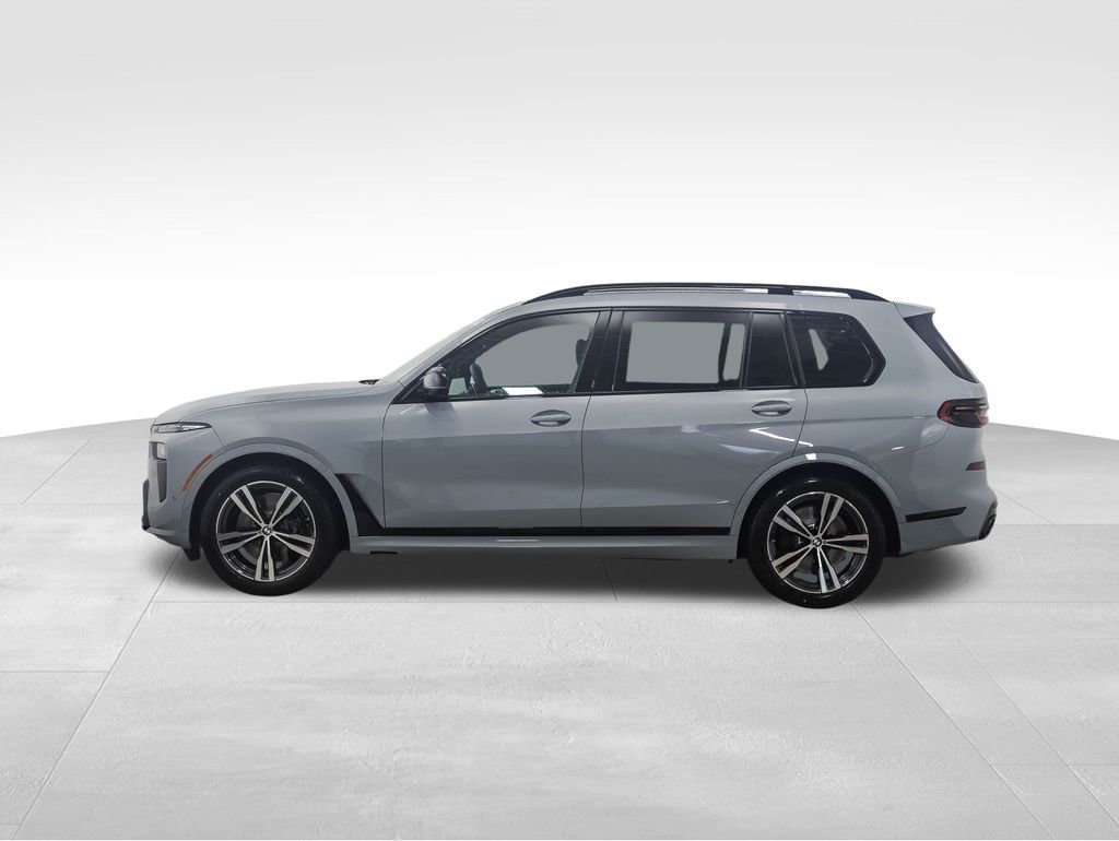 New 2026 BMW X7 M60i image 2