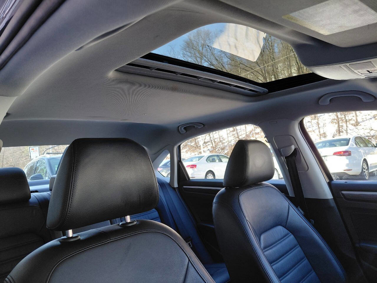 Used 2017 Volkswagen Passat 1.8T SEL Premium image 15