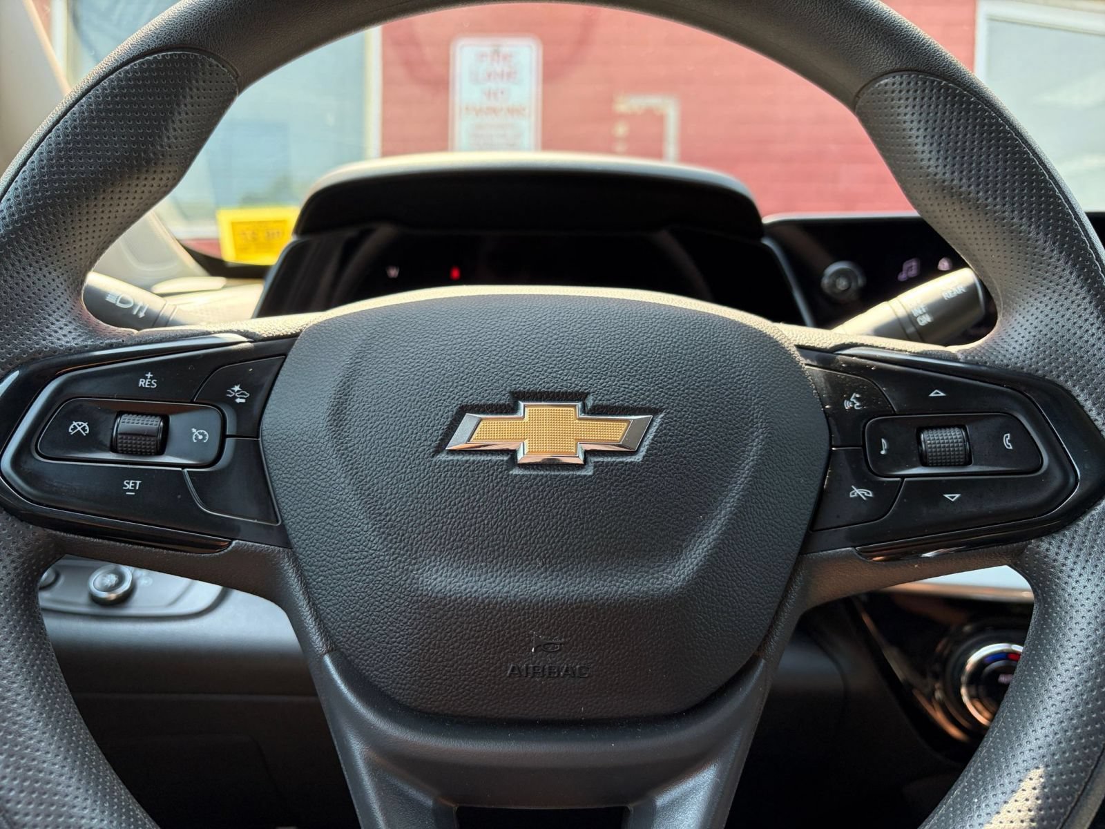 Used 2025 Chevrolet Trax LT FWD image 27