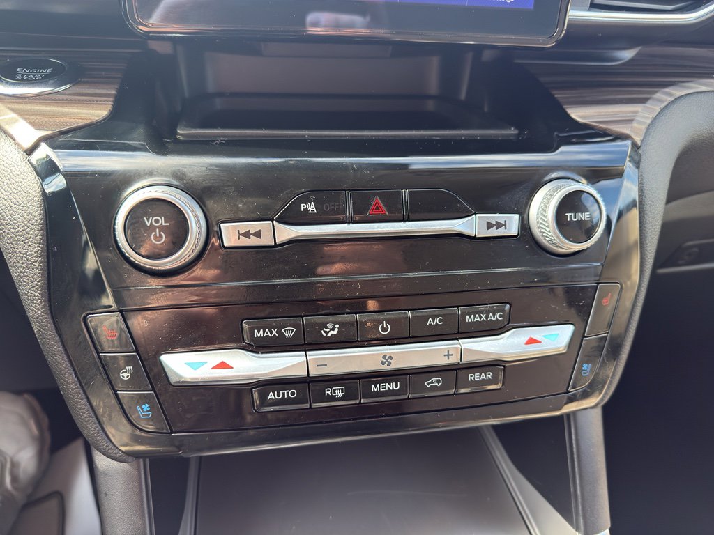 Used 2023 Ford Explorer Limited image 29