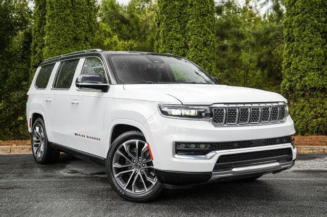 Used 2023 Jeep Grand Wagoneer Series III AWD/4WD image 5