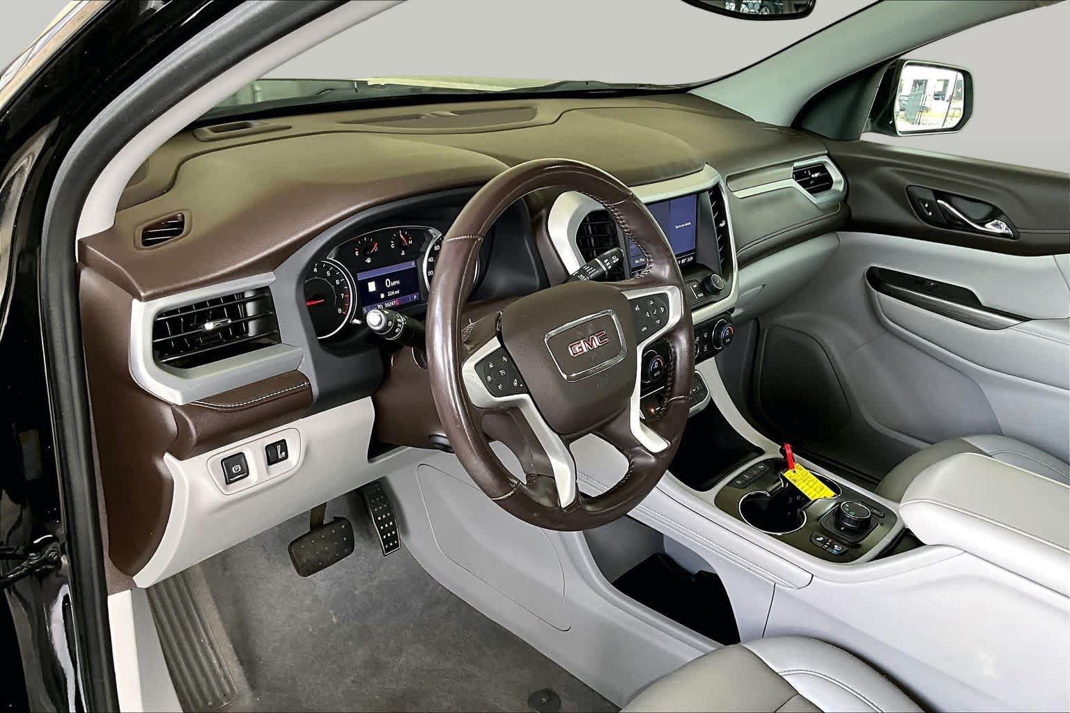 Used 2022 GMC Acadia SLT w/ Preferred Package FWD image 18