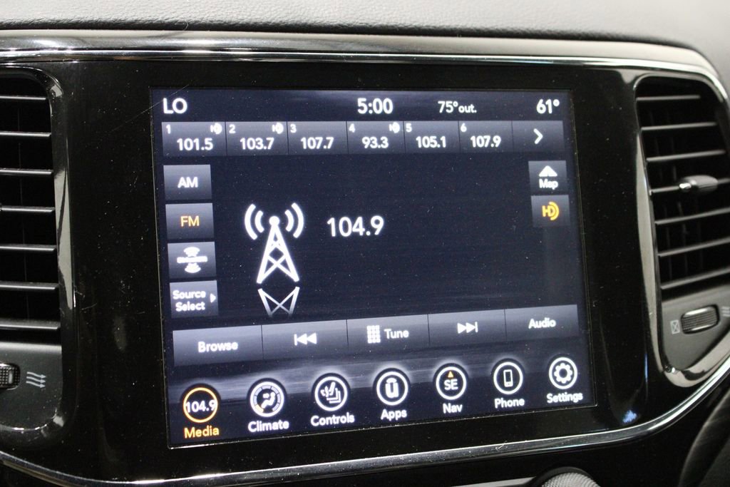 Used 2022 Jeep Grand Cherokee Laredo X image 33