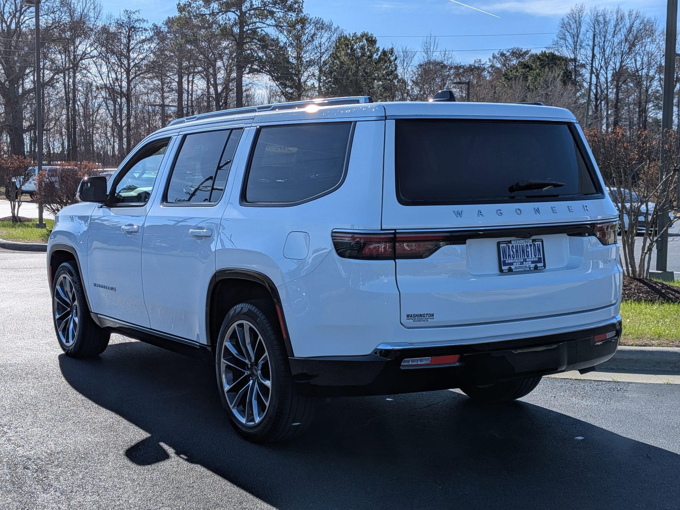Certified 2025 Jeep Wagoneer Series III w/ Premium Group I image 7