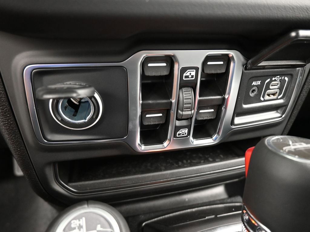 Used 2025 Jeep Gladiator Sport image 22