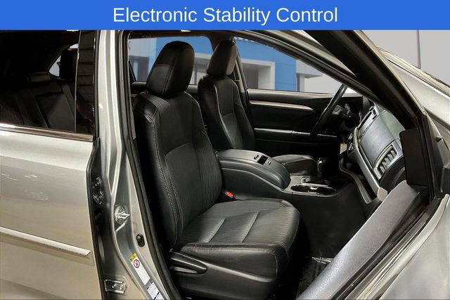 Used 2016 Toyota Highlander Plus w/ Protection Package #3 image 28