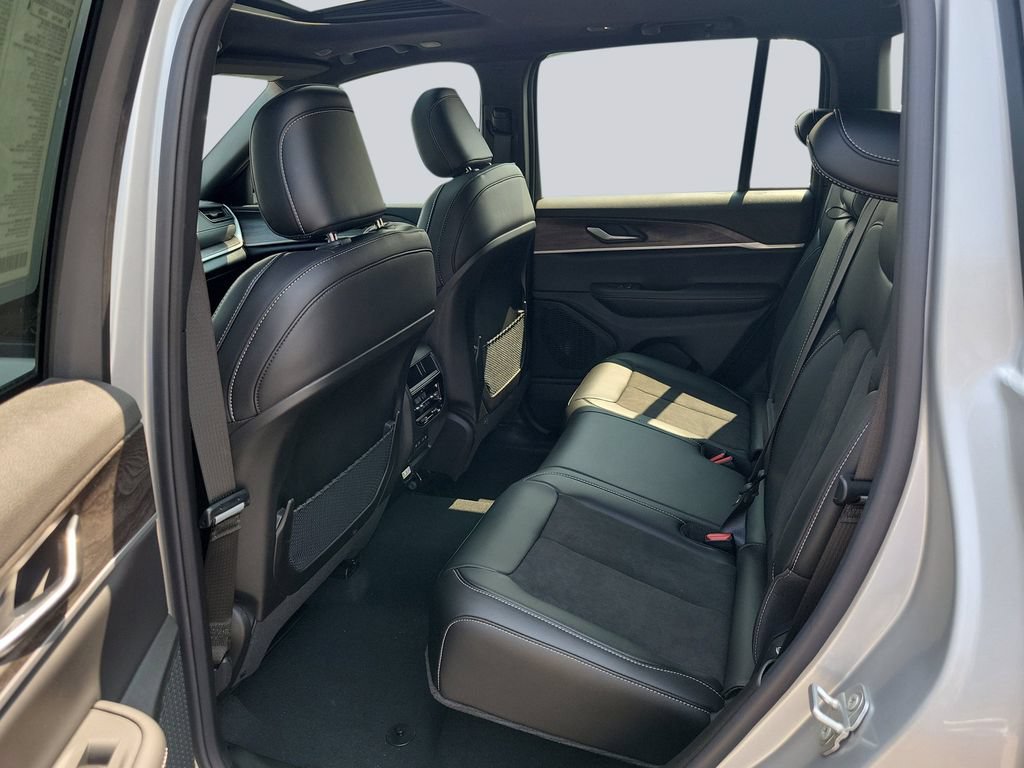 New 2026 Jeep Grand Cherokee Altitude RWD image 29