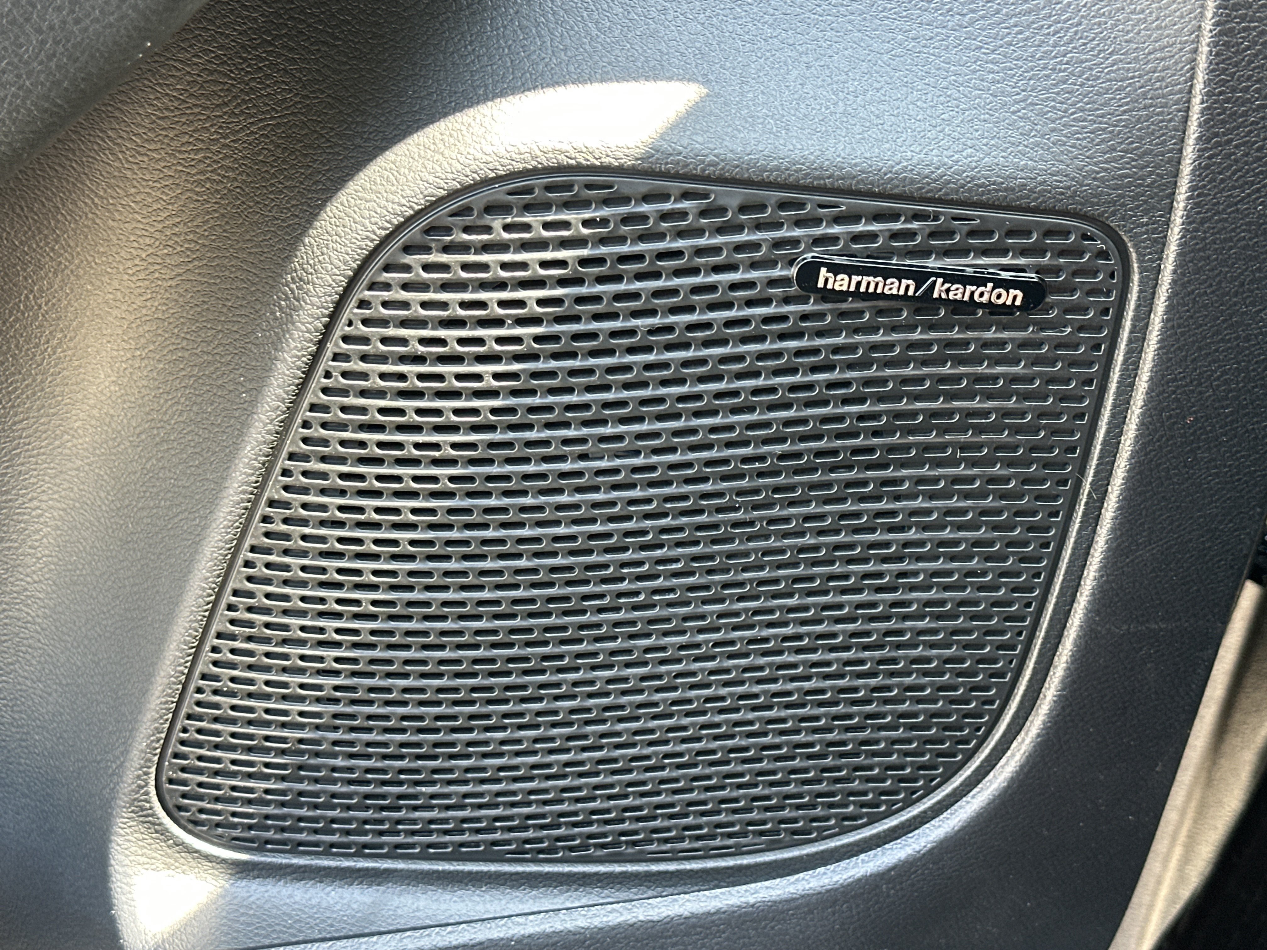 New 2027 Chrysler Pacifica Limited FWD image 13
