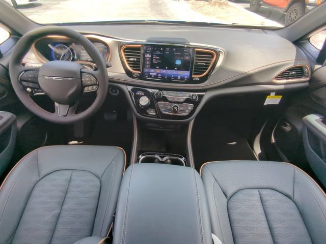 New 2027 Chrysler Pacifica Pinnacle w/ Theater Group AWD/4WD image 18