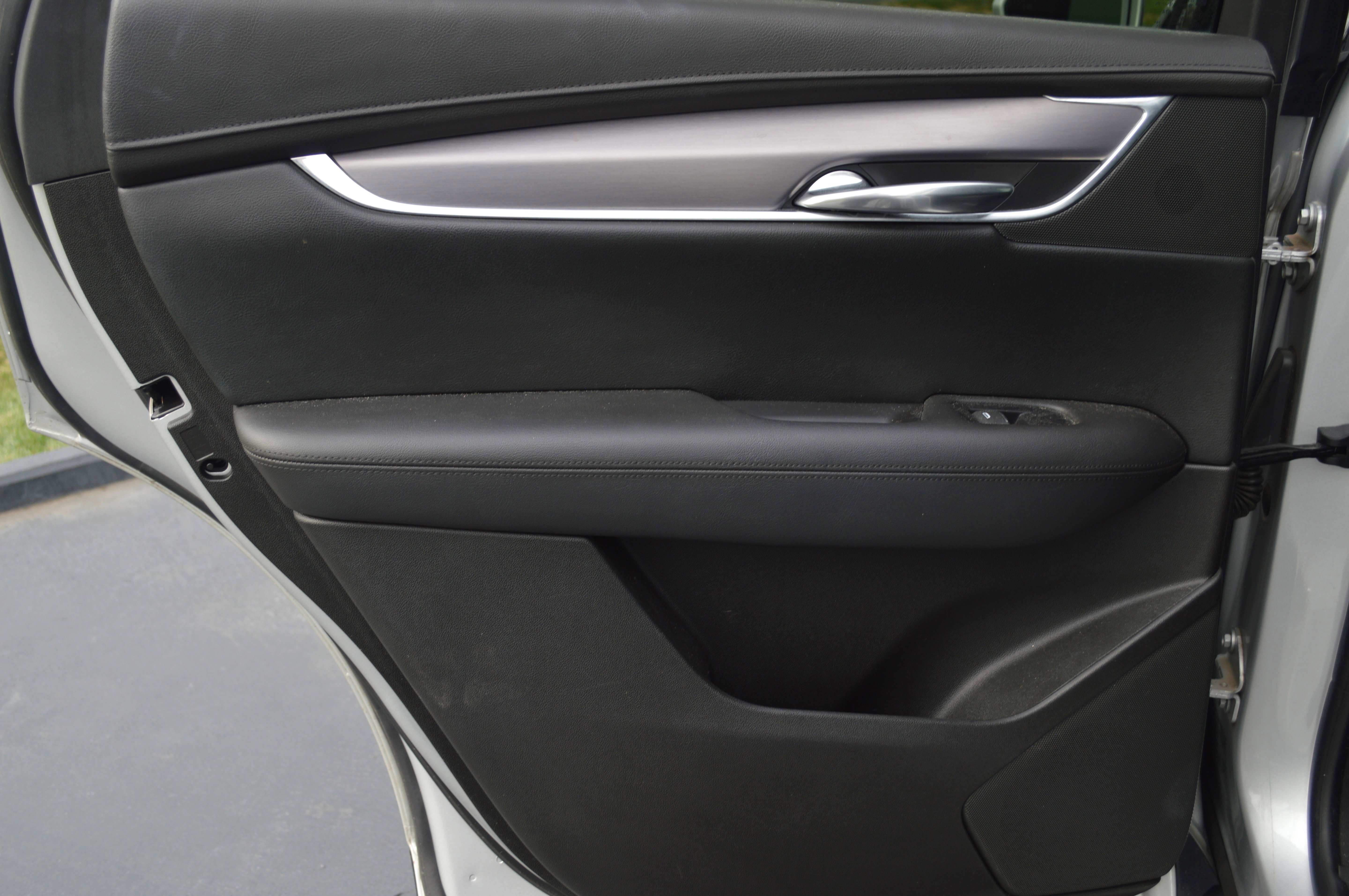 Used 2017 Cadillac XT5 Luxury w/ Driver Awareness Package image 29