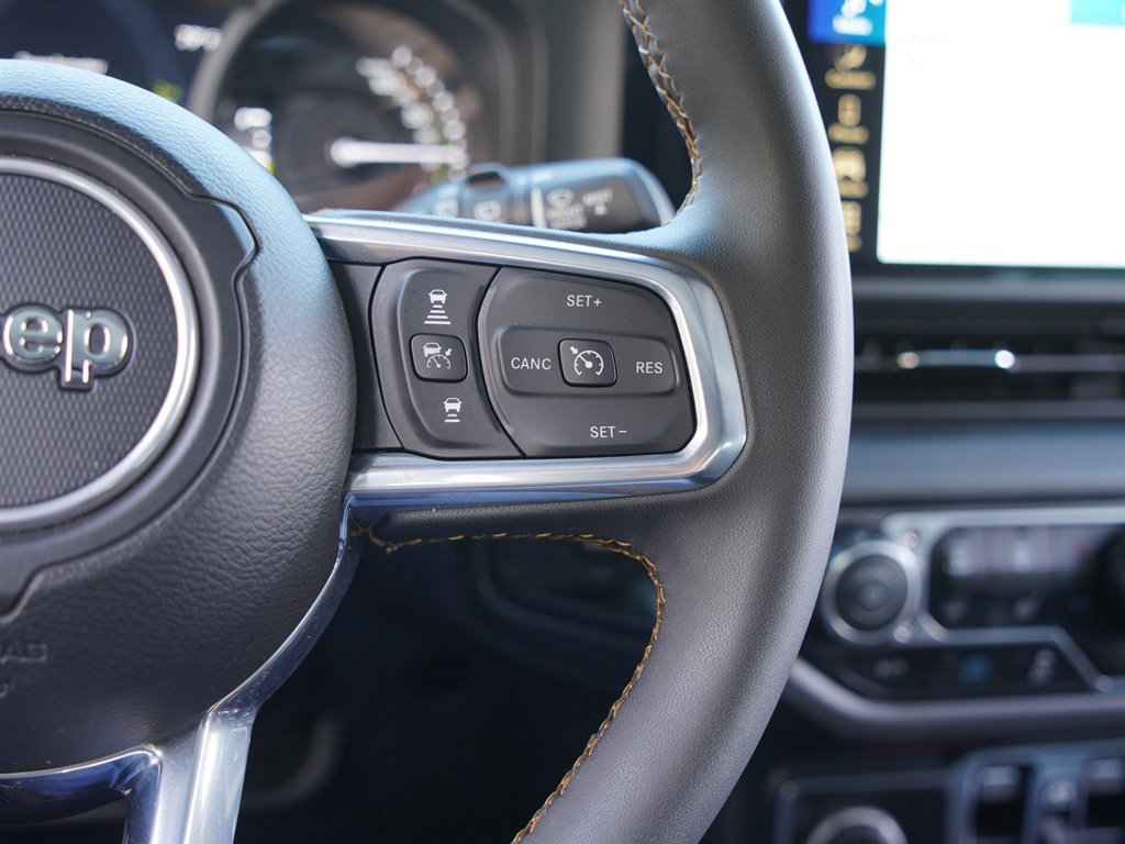 Used 2024 Jeep Wrangler Unlimited Sahara image 30