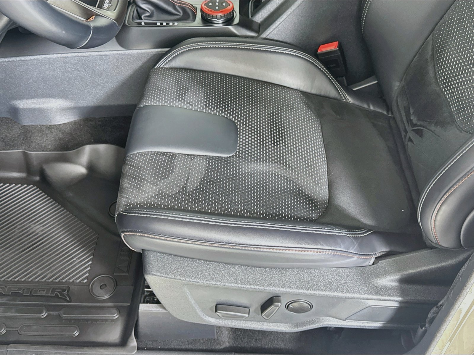 Used 2025 Ford Bronco Raptor AWD/4WD image 17