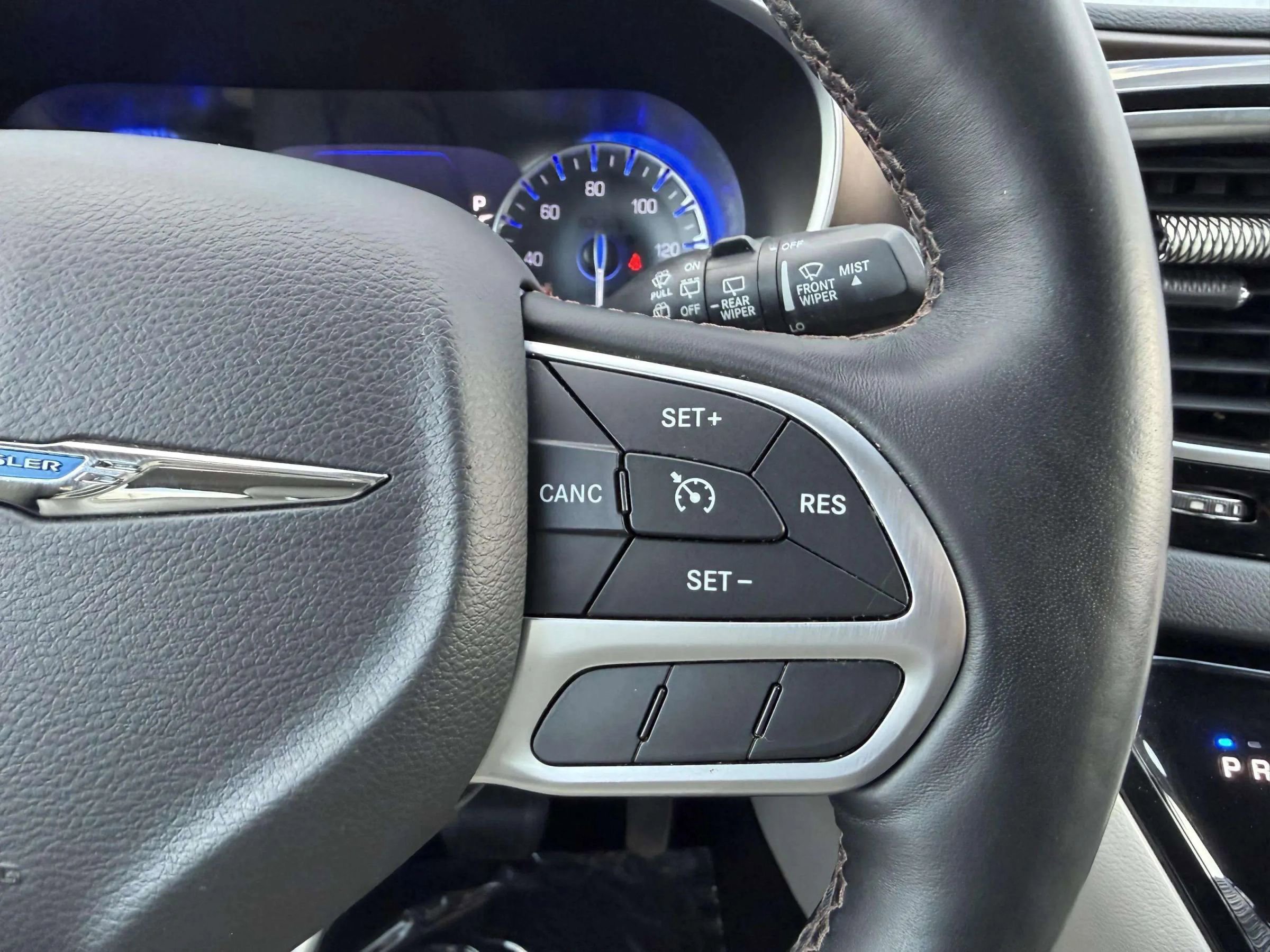 Used 2017 Chrysler Pacifica Touring-L Plus w/ Tire & Wheel Group image 33