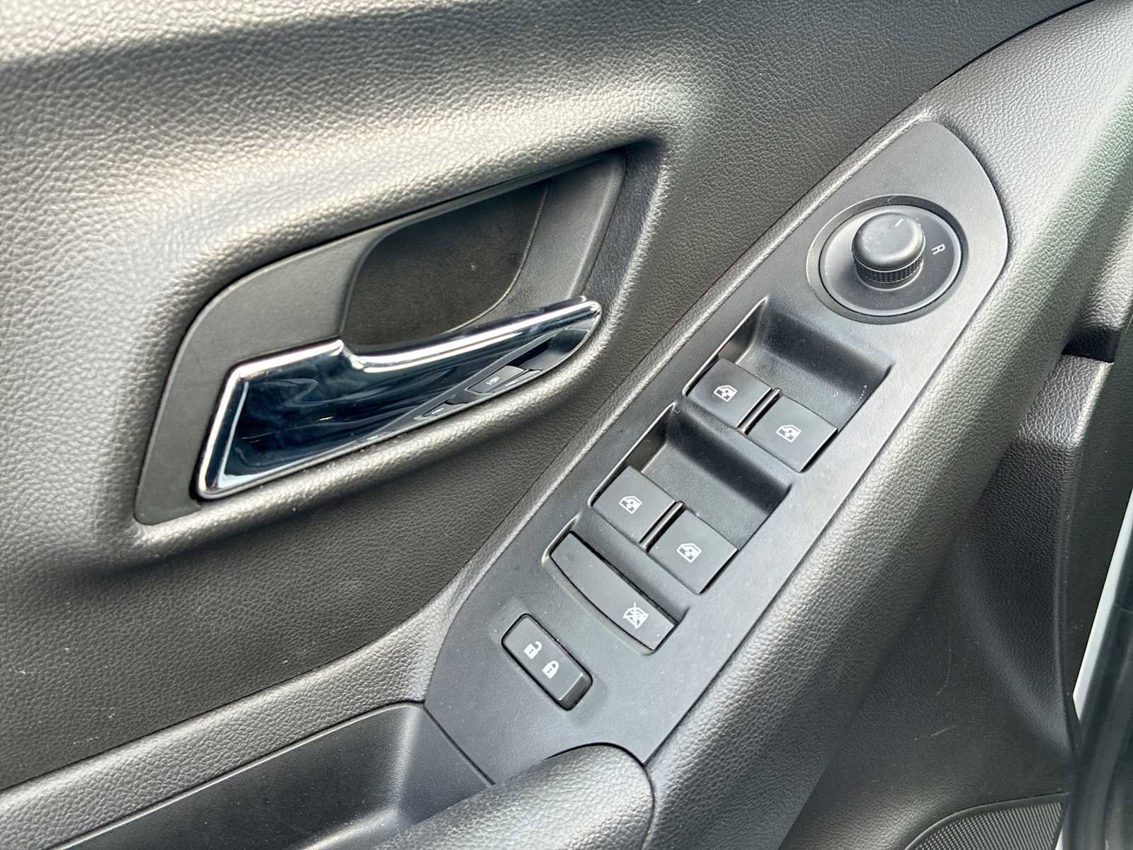 Certified 2018 Chevrolet Trax LS image 22