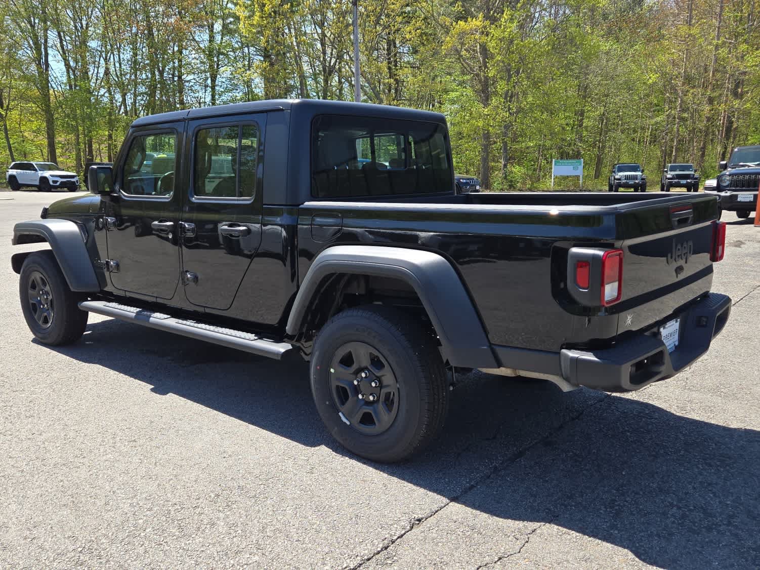 New 2026 Jeep Gladiator Sport AWD/4WD image 6