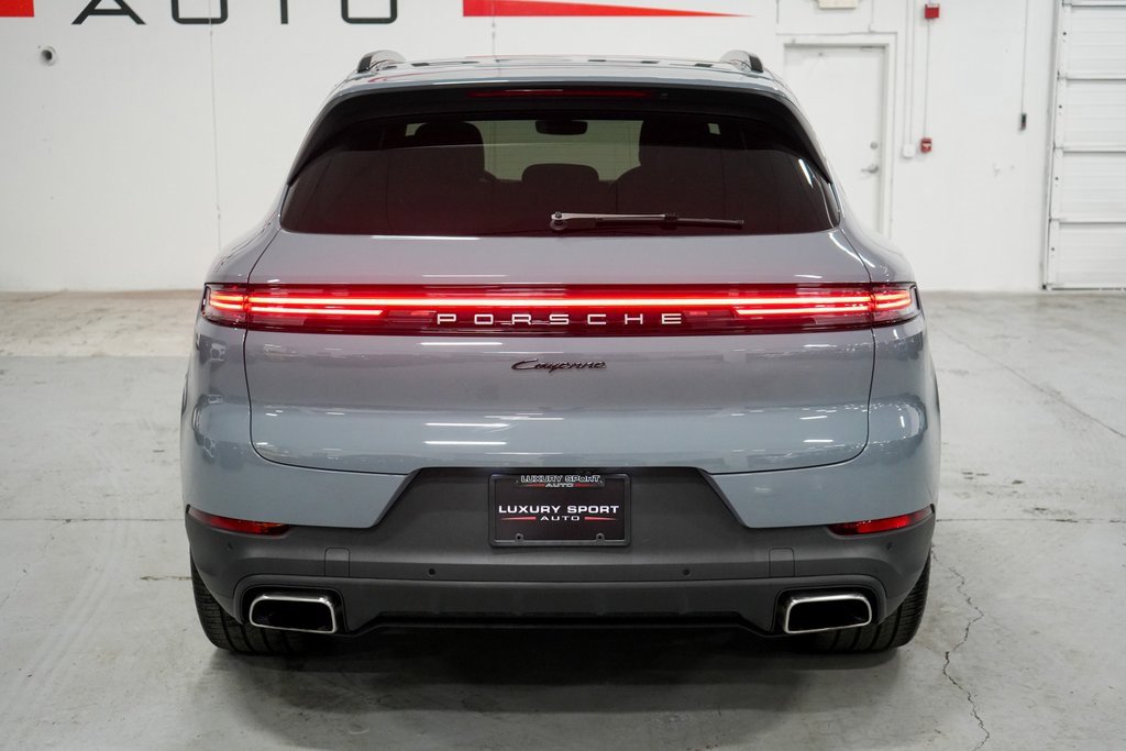 Used 2024 Porsche Cayenne image 4