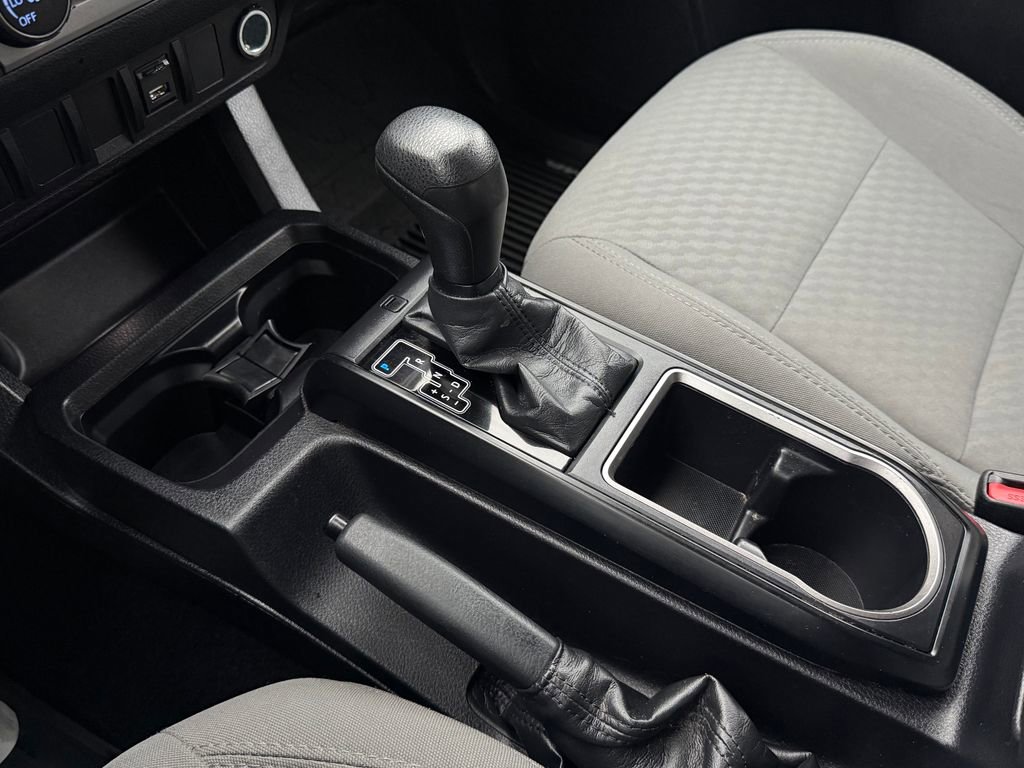 Used 2020 Toyota Tacoma SR image 26