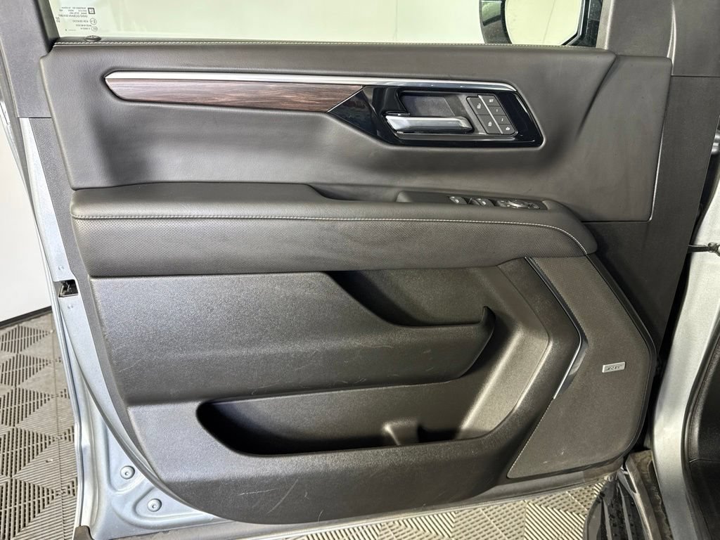 Certified 2025 Chevrolet Suburban Premier AWD/4WD image 25