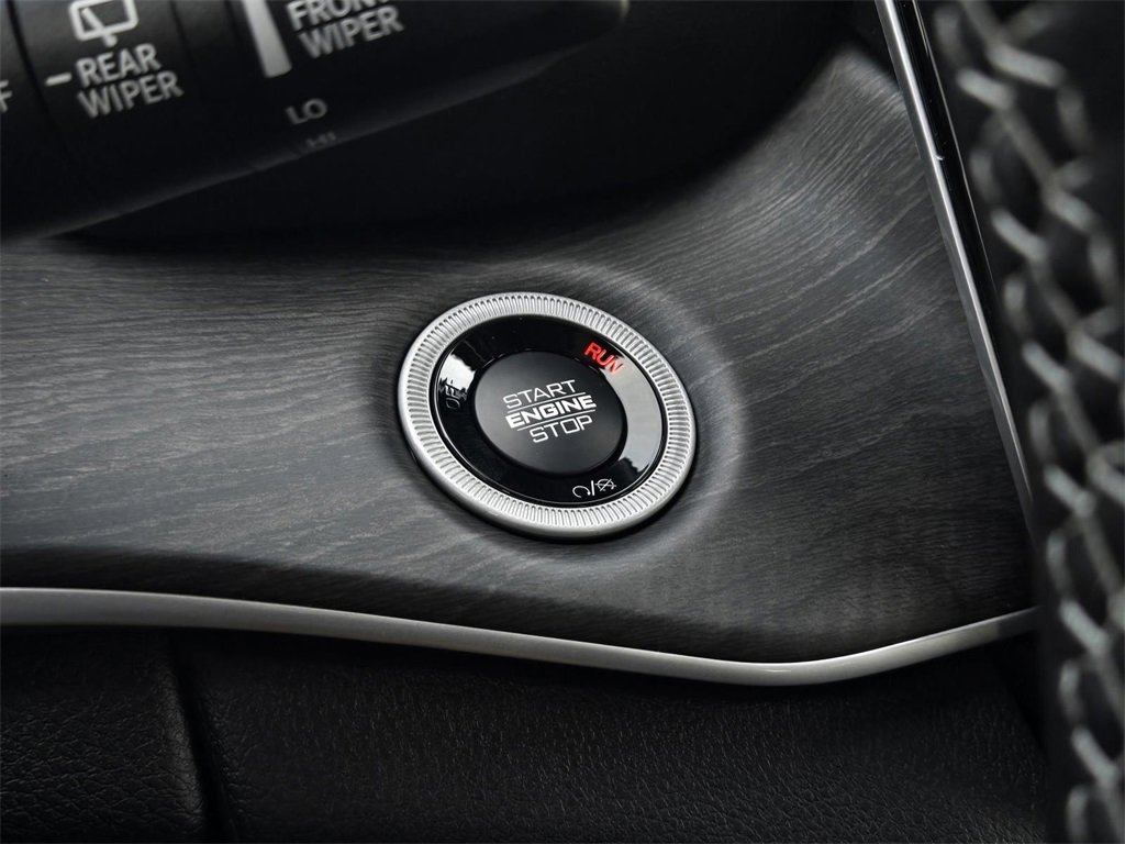 New 2025 Jeep Grand Cherokee Limited w/ Black Appearance Package image 18