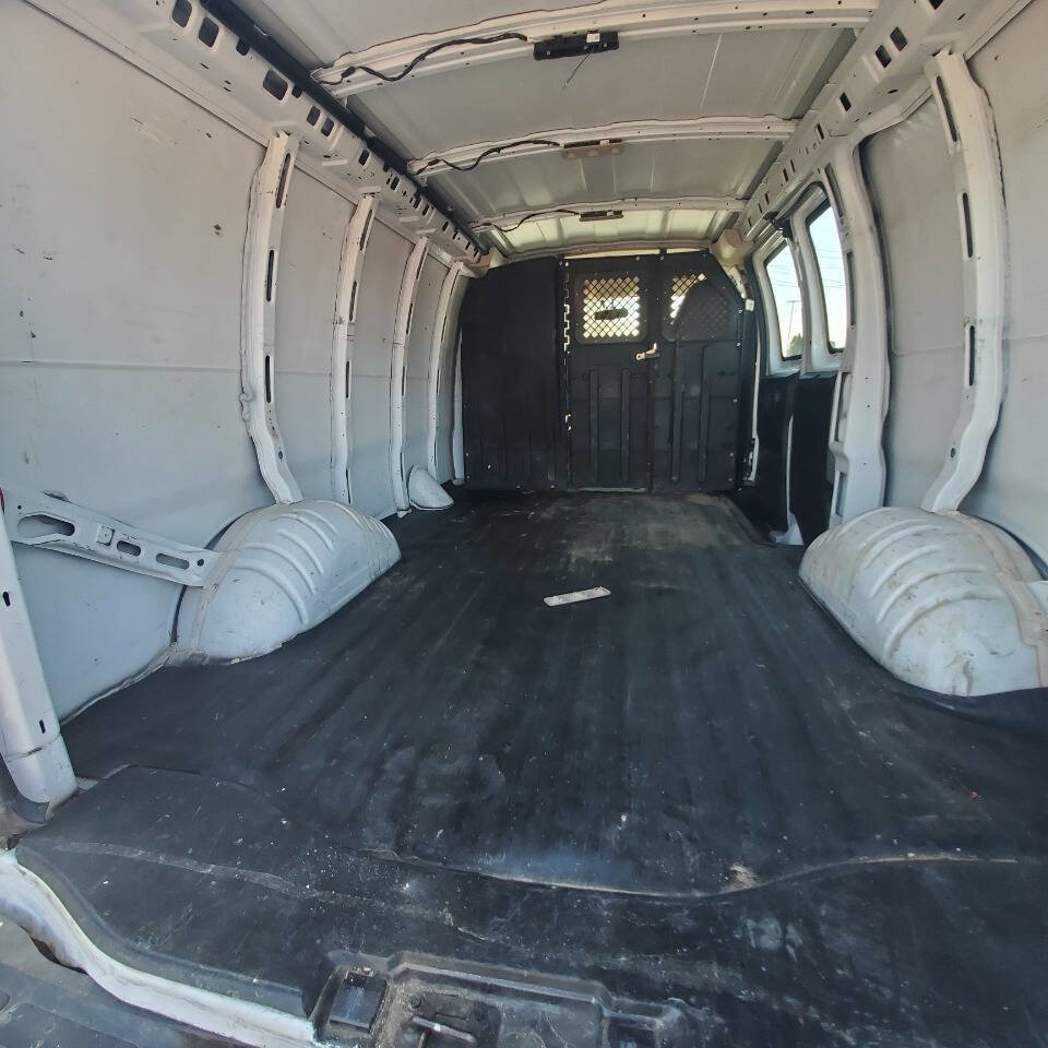 Used 2015 GMC Savana 2500 image 20