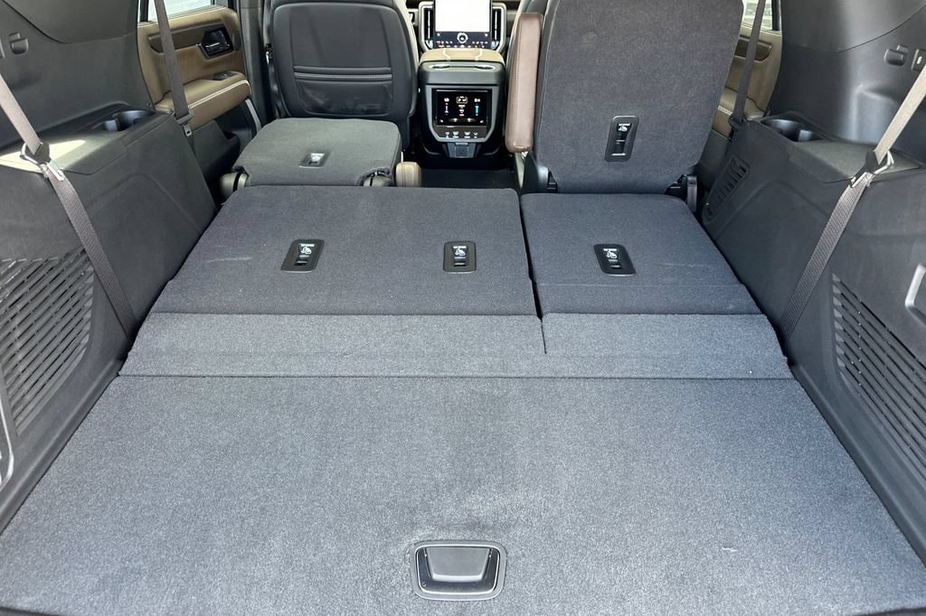 New 2026 GMC Yukon Denali Ultimate AWD/4WD image 17
