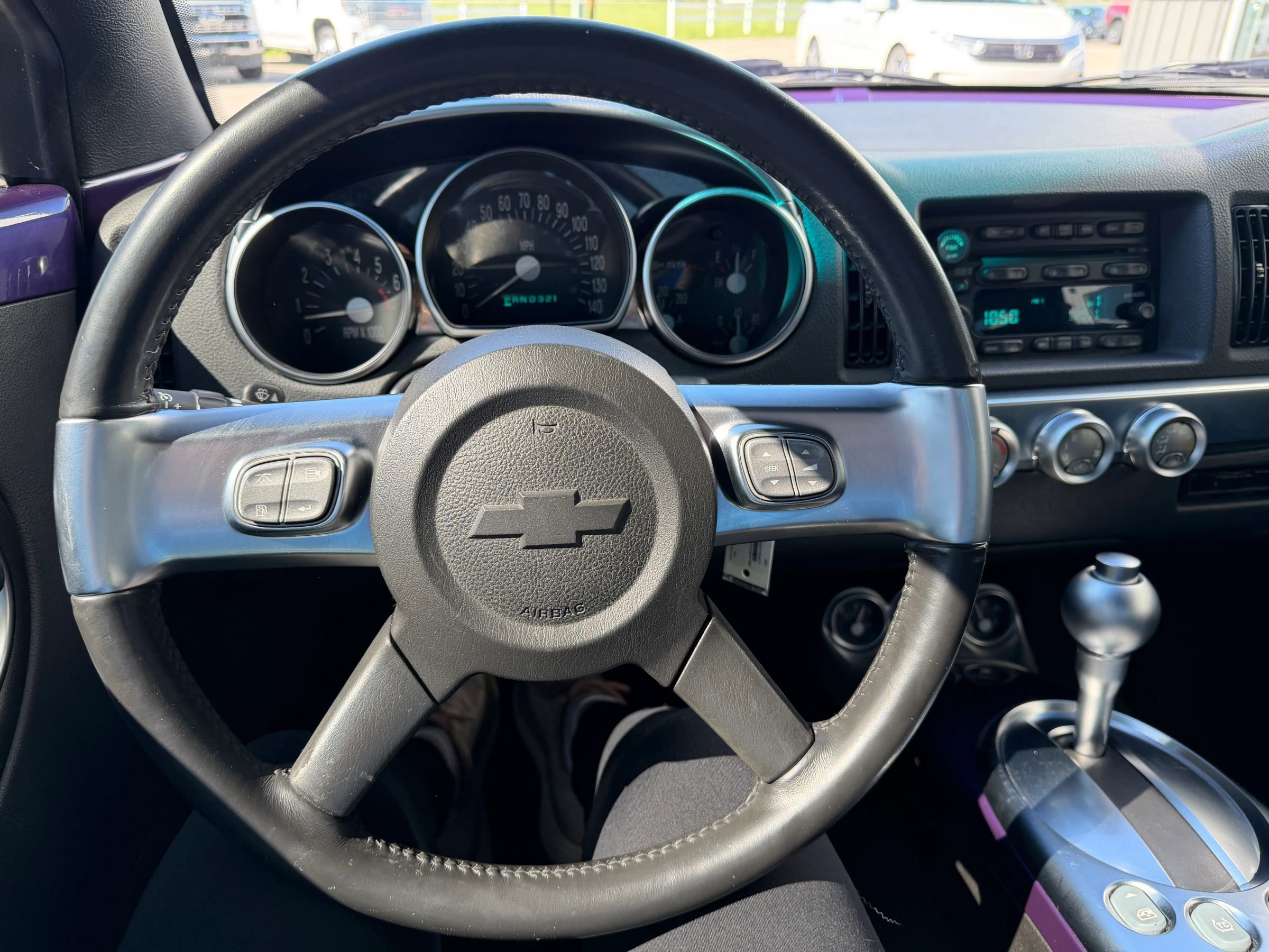 Used 2004 Chevrolet SSR w/ Preferred Equipment Group RWD image 13