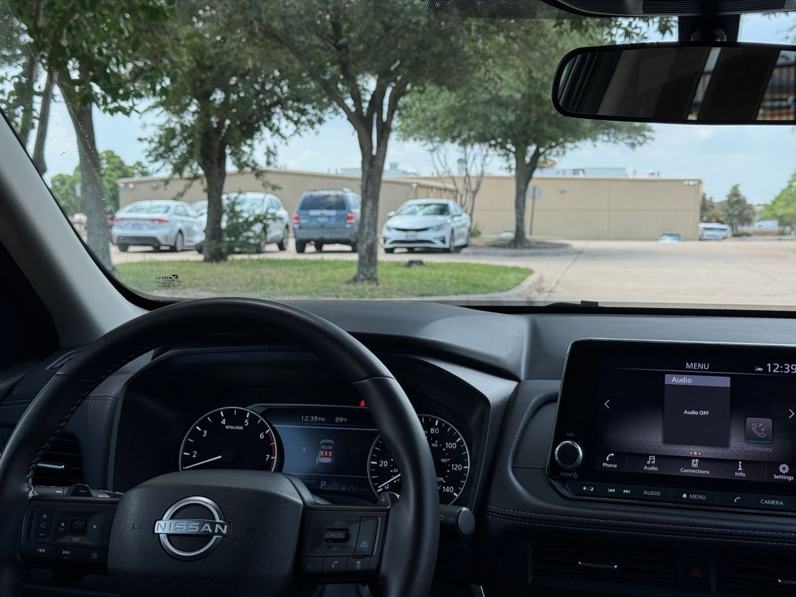 Used 2025 Nissan Rogue SV FWD image 35