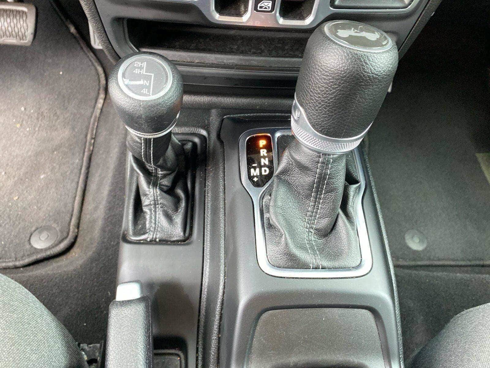 Used 2025 Jeep Wrangler Unlimited Sport AWD/4WD image 12