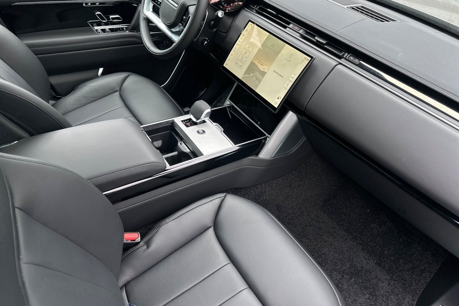 New 2026 Land Rover Range Rover SE AWD/4WD image 30