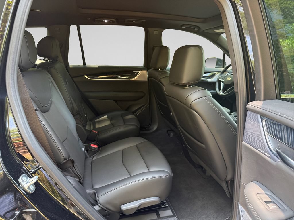 Used 2024 Cadillac XT6 Premium Luxury w/ LPO, Floor Liner Package FWD image 15