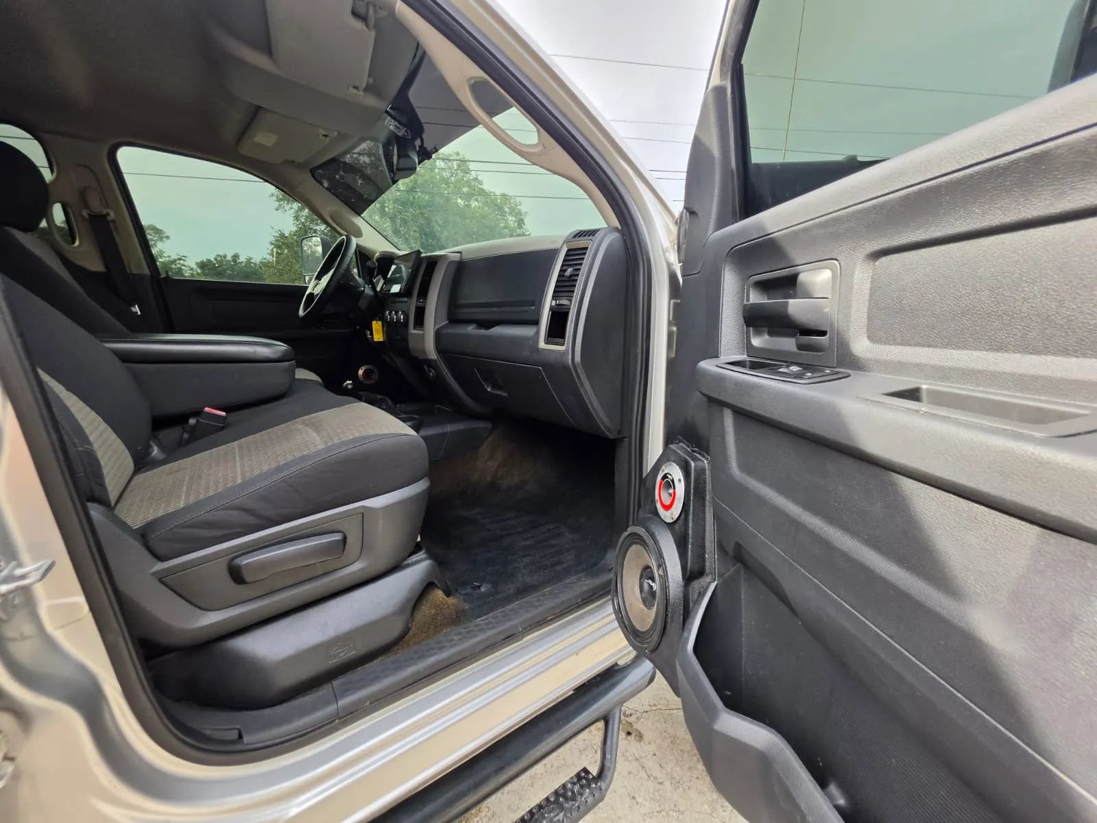 Used 2012 RAM 2500 ST w/ Chrome Appearance Group AWD/4WD image 19