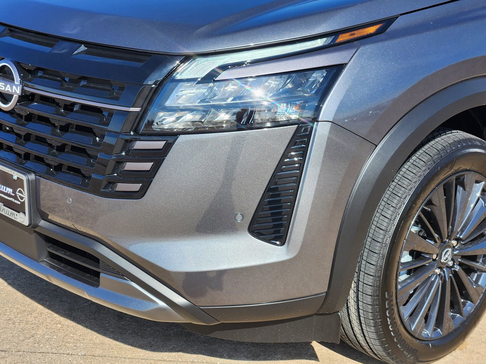 New 2026 Nissan Pathfinder SL image 9