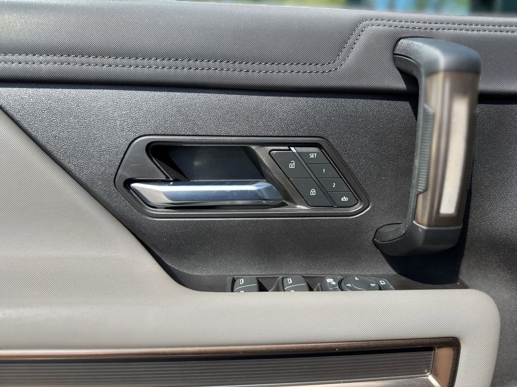 Used 2024 GMC Hummer EV 3X w/ LPO, Illumination Package image 15