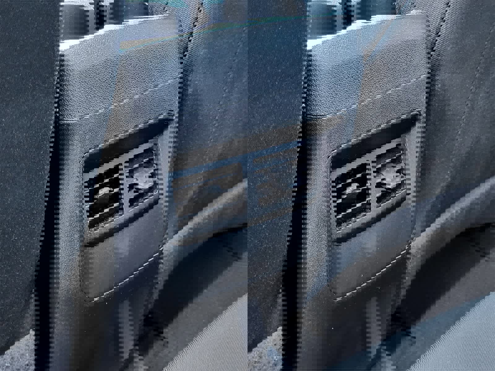 Used 2024 Chevrolet Colorado Trail Boss w/ Technology Package image 27