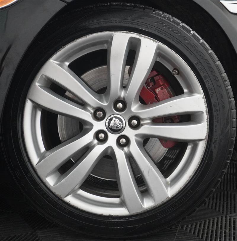 Used 2013 Jaguar XJ L Portfolio AWD/4WD image 2