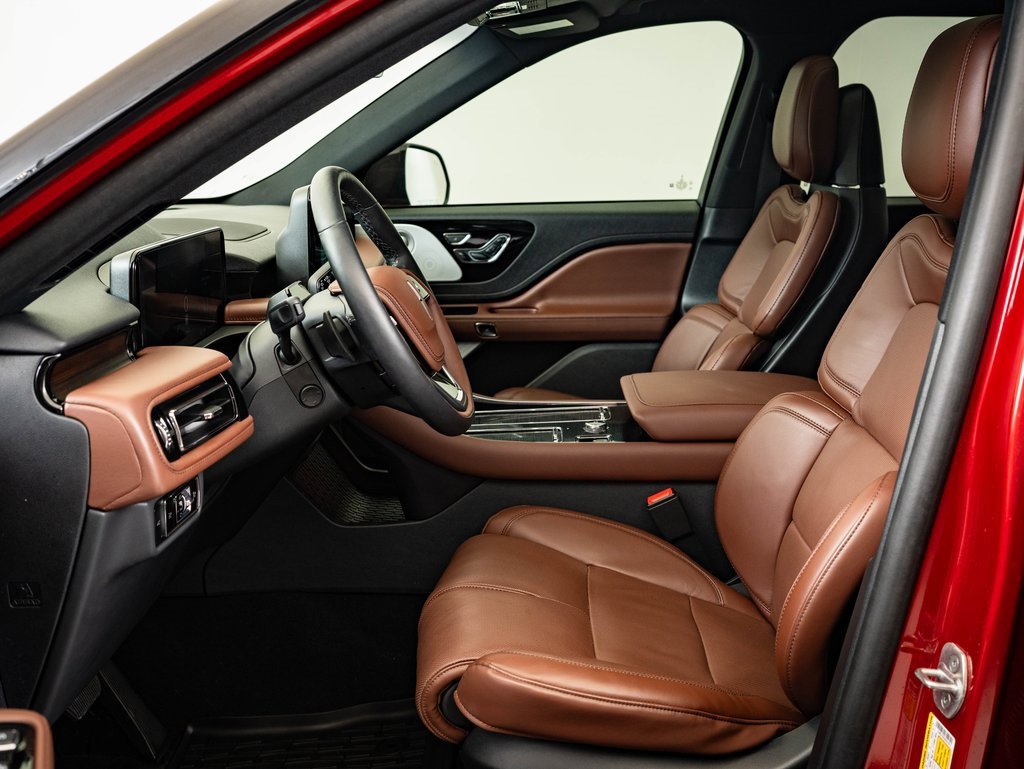 Used 2025 Lincoln Aviator Reserve w/ Equipment Group 201A image 21