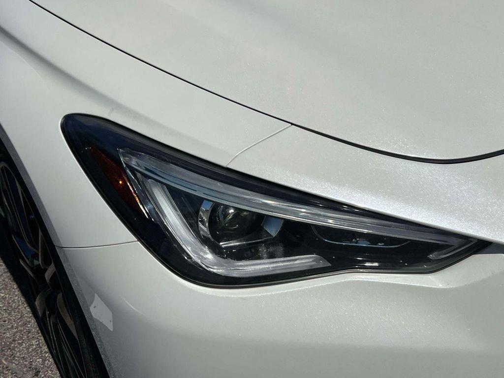 Used 2017 INFINITI Q60 Red Sport 400 image 8