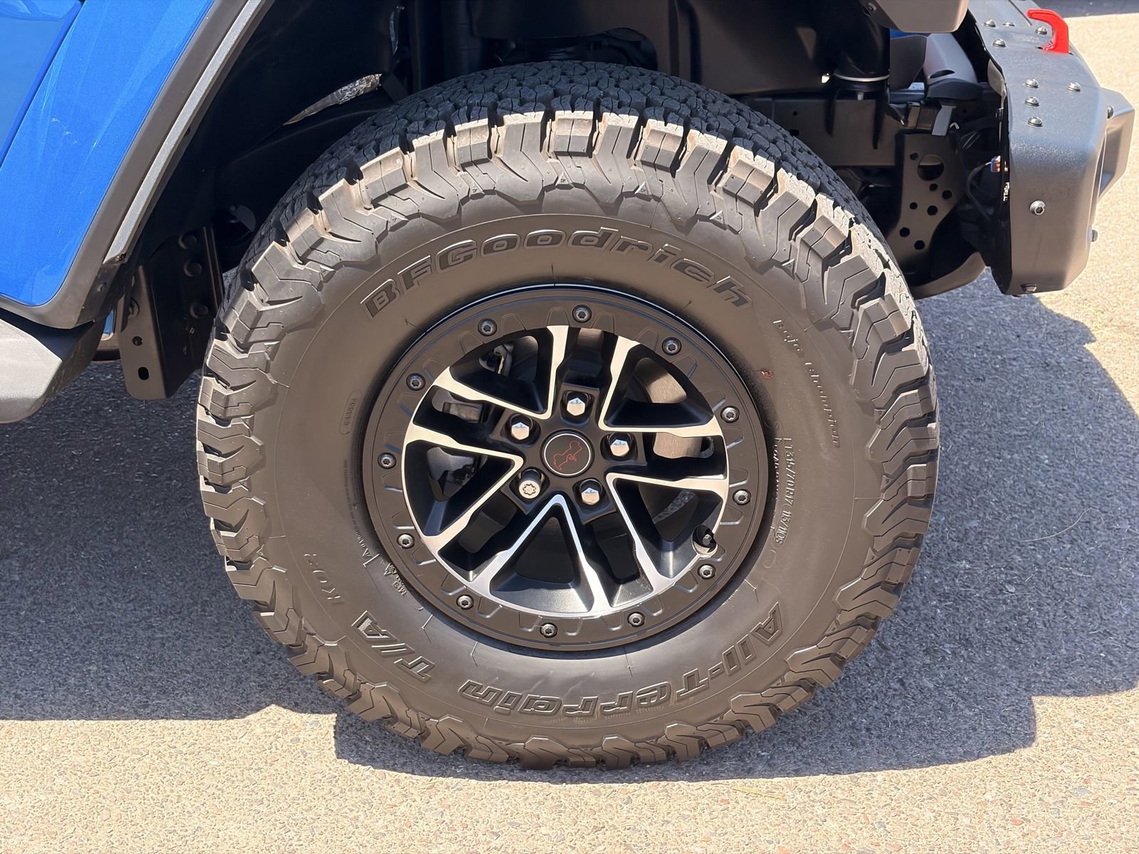 Used 2025 Jeep Wrangler Unlimited Rubicon AWD/4WD image 9