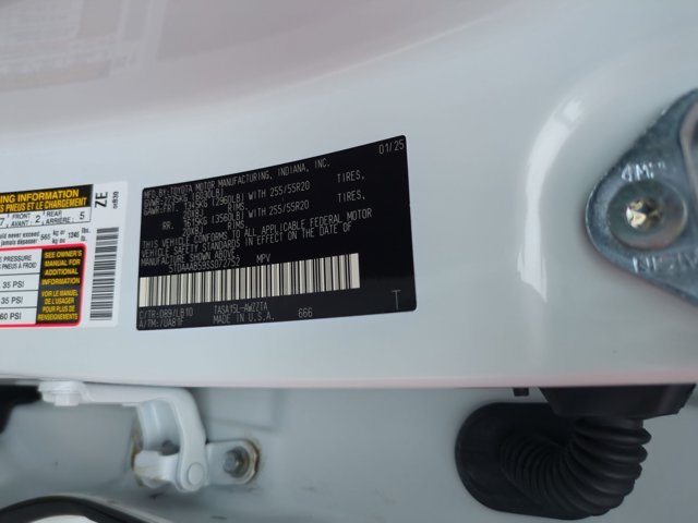 Certified 2025 Toyota Grand Highlander AWD image 25