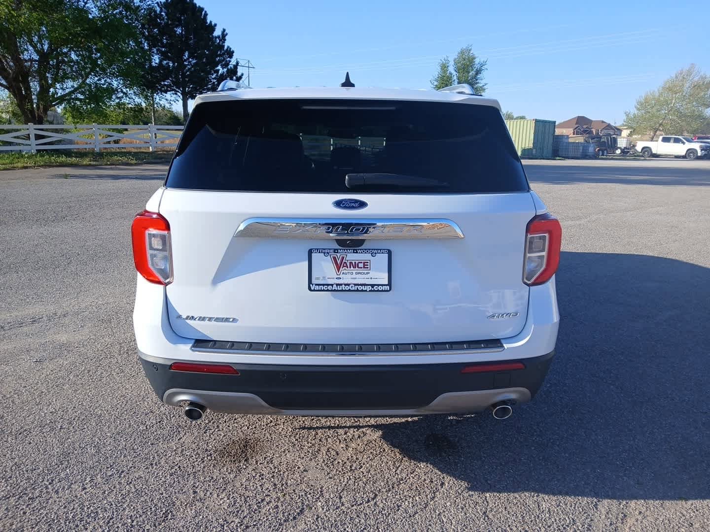 Used 2023 Ford Explorer Limited AWD/4WD image 5