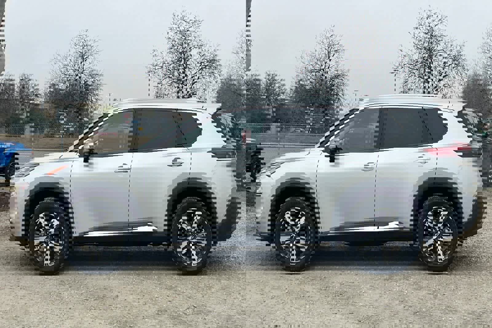 Used 2021 Nissan Rogue SL w/ Premium Package image 6