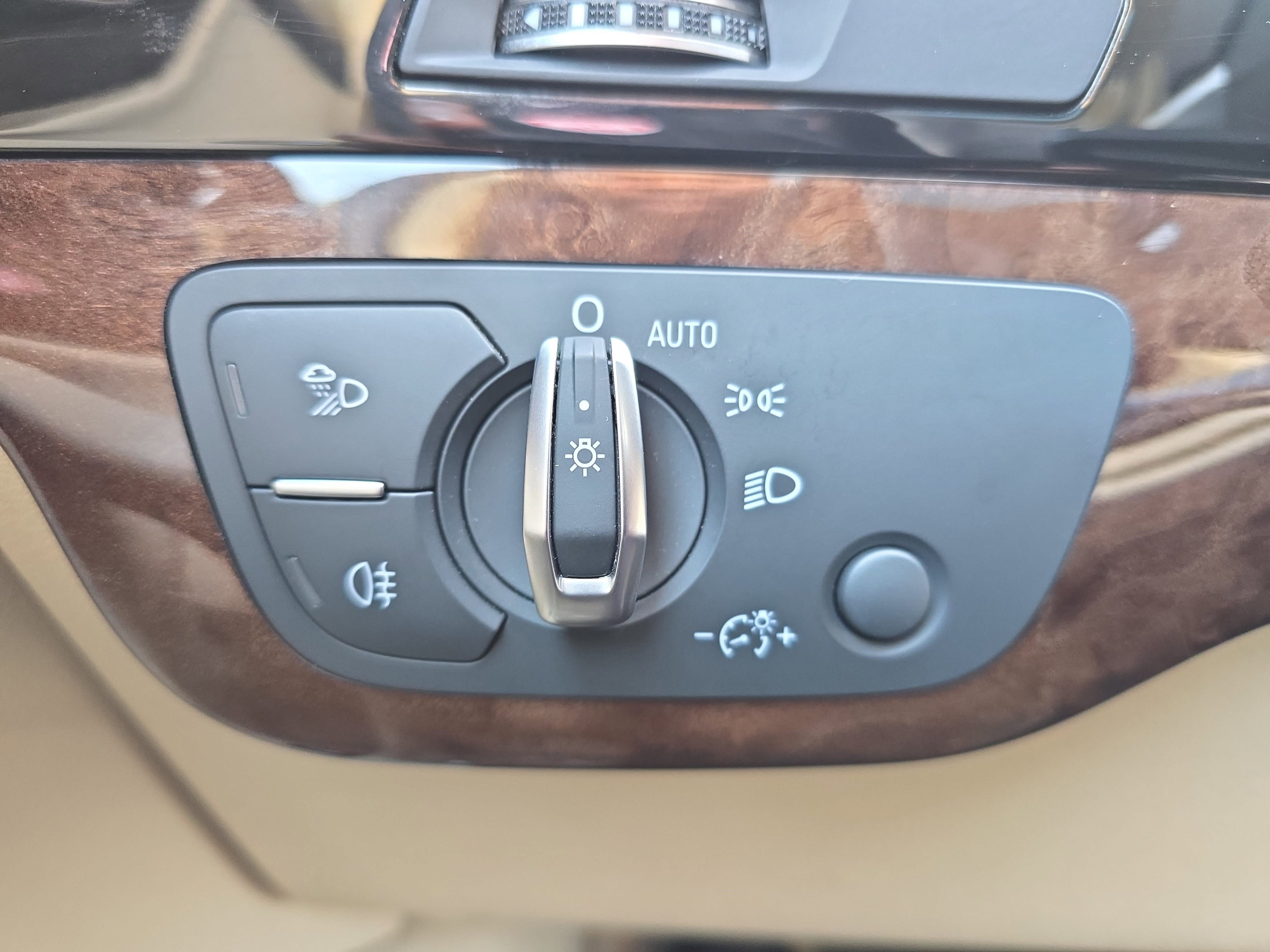 Used 2018 Audi Q7 3.0T Premium Plus w/ Premium Plus Package image 24