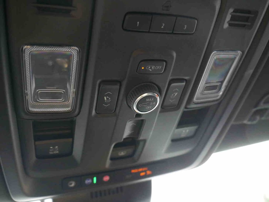 Used 2024 GMC Yukon XL Denali AWD/4WD image 37