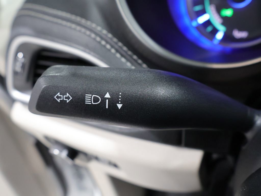 Certified 2024 Chrysler Pacifica Select image 42